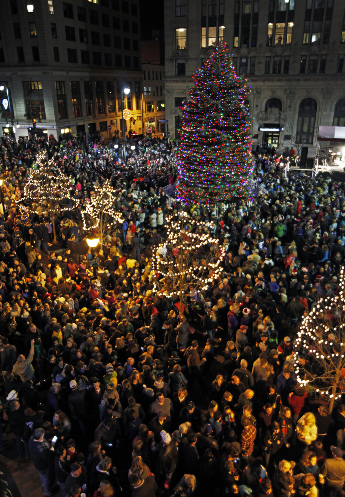 Monument Square Tree Lighting